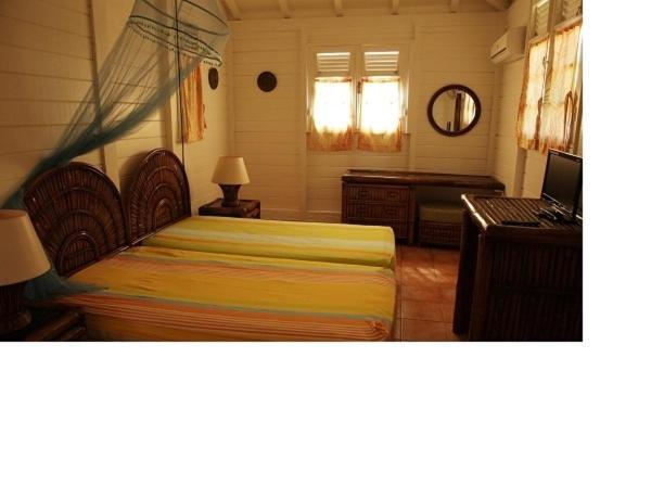 Bungalow Bassin Trouve Sainte-Anne  Εξωτερικό φωτογραφία