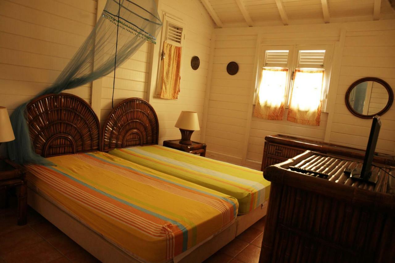 Bungalow Bassin Trouve Sainte-Anne  Εξωτερικό φωτογραφία